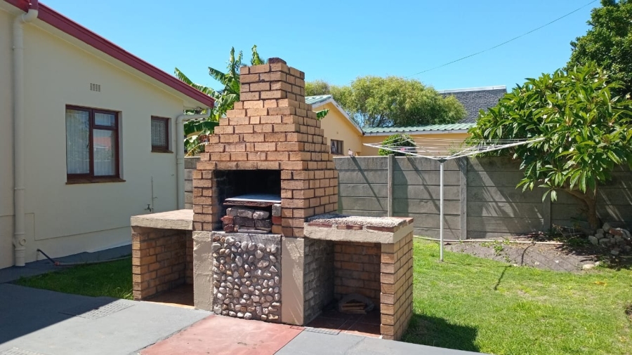 To Let 1 Bedroom Property for Rent in Kleinmond Western Cape